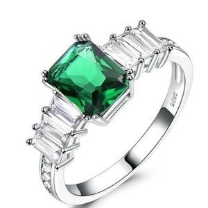 RECTANGULAR EMERALD GREEN CUBIC ZIRCONIA RING